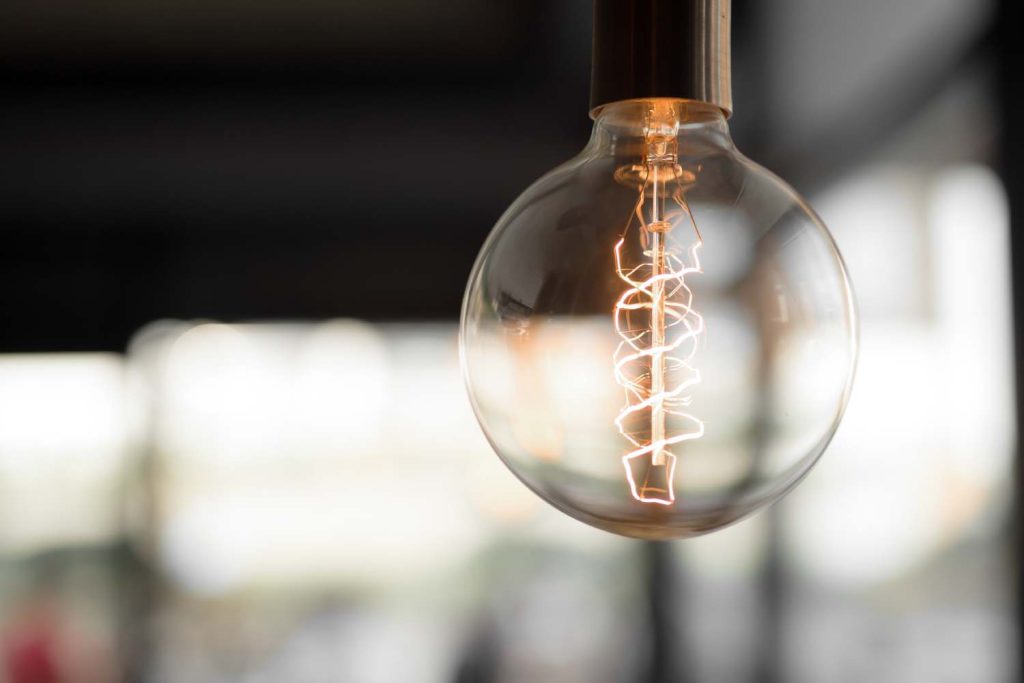ampoule installé suite à une rénovation électrique à grenoble