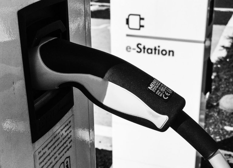 installer une borne electrique a grenoble avec tceg